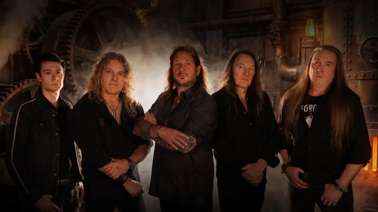 Band thumbnail photo CRYSTAL BALL